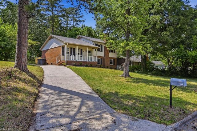 1160 Castlegate Drive, Winston-salem, NC 27103