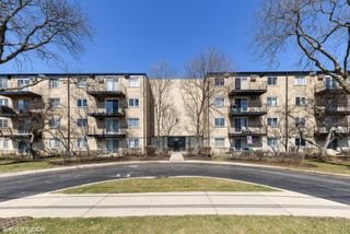 2424 E Oakton Street 1G, Arlington Heights, IL 60004