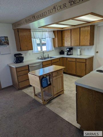 1875 Mckinzie Avenue, Idaho Falls, ID 83404