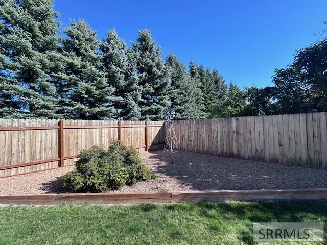 1875 Mckinzie Avenue, Idaho Falls, ID 83404