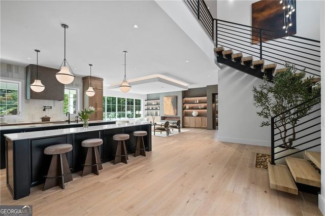 2650 ROSWELL Road, Marietta, GA 30062