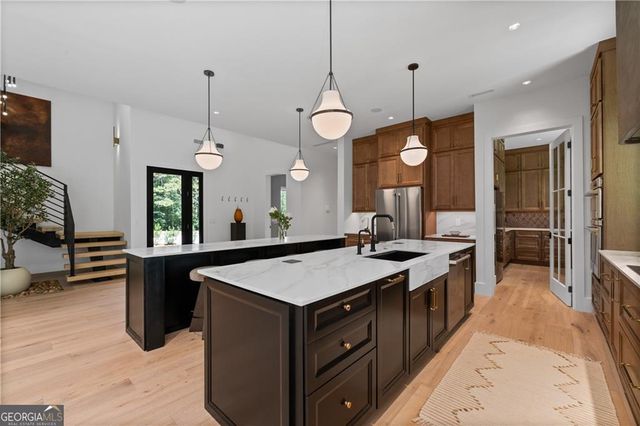 2650 ROSWELL Road, Marietta, GA 30062