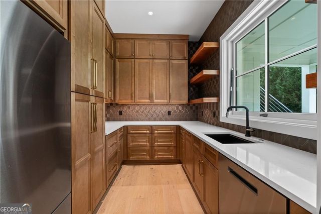 2650 ROSWELL Road, Marietta, GA 30062