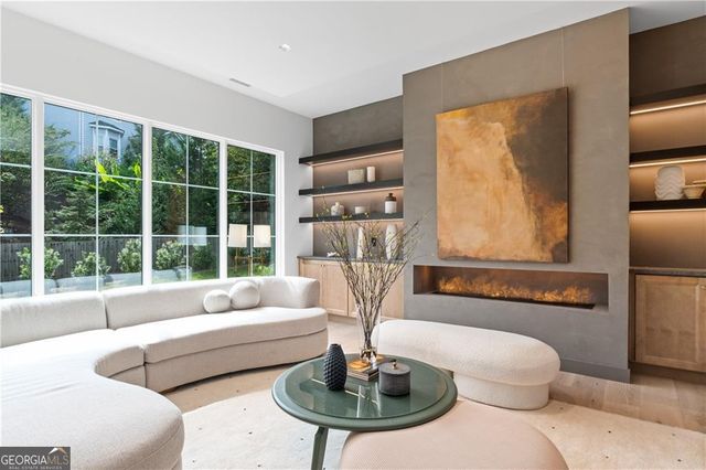 2650 ROSWELL Road, Marietta, GA 30062