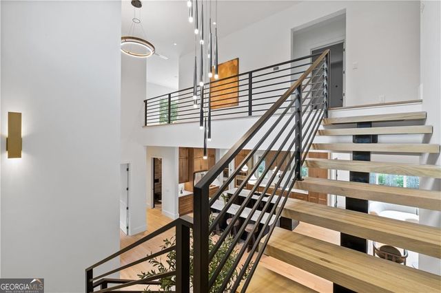 2650 ROSWELL Road, Marietta, GA 30062