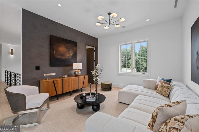 2650 ROSWELL Road, Marietta, GA 30062