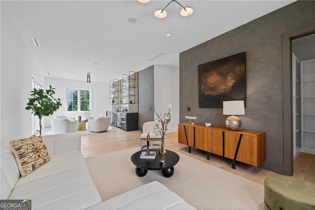 2650 ROSWELL Road, Marietta, GA 30062