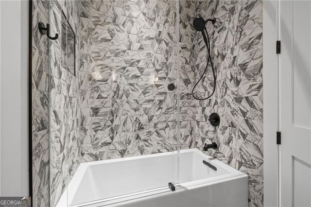 2650 ROSWELL Road, Marietta, GA 30062