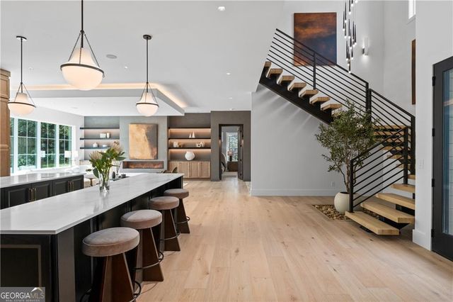 2650 ROSWELL Road, Marietta, GA 30062