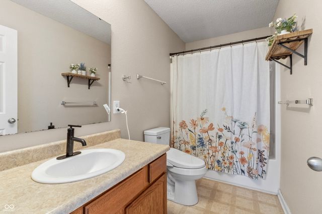 5227 Choctaw Ridge Way, Indianapolis, IN 46239