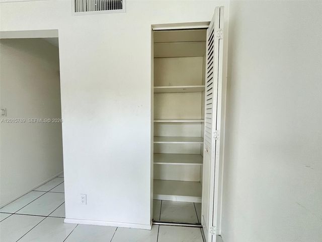 611 NE 14th Ave 202, Fort Lauderdale, FL 33304