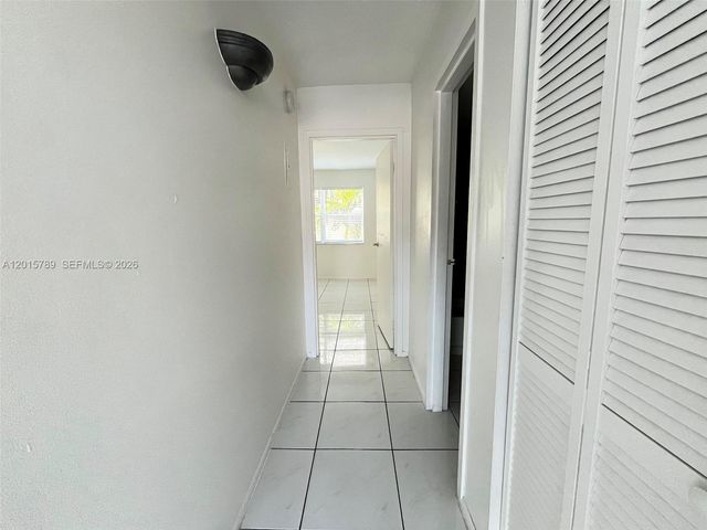 611 NE 14th Ave 202, Fort Lauderdale, FL 33304