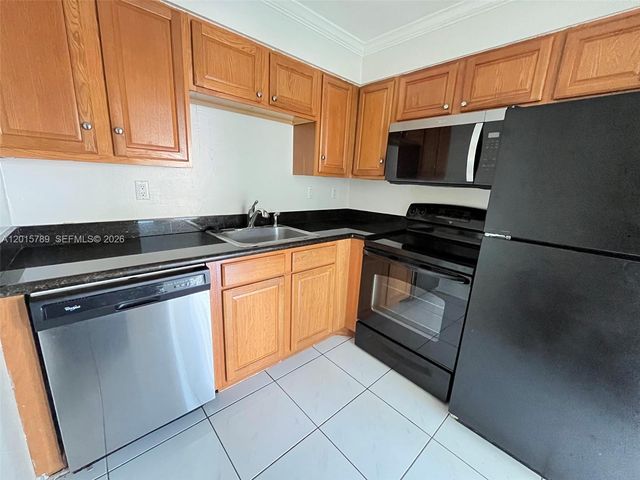 611 NE 14th Ave 202, Fort Lauderdale, FL 33304