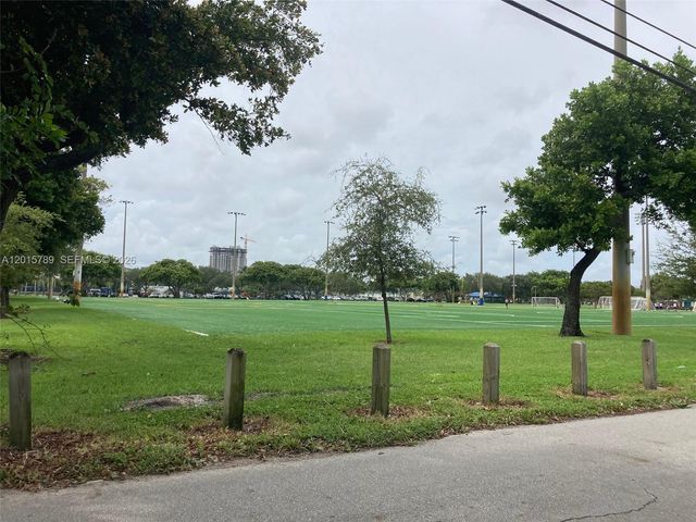611 NE 14th Ave 202, Fort Lauderdale, FL 33304