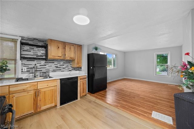 7540 State Road, Parma, OH 44134