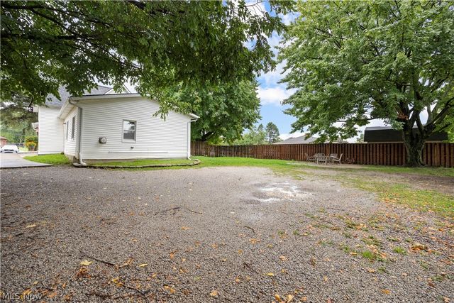 7540 State Road, Parma, OH 44134