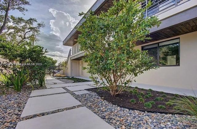 1273 NE 38th St 3, Oakland Park, FL 33334