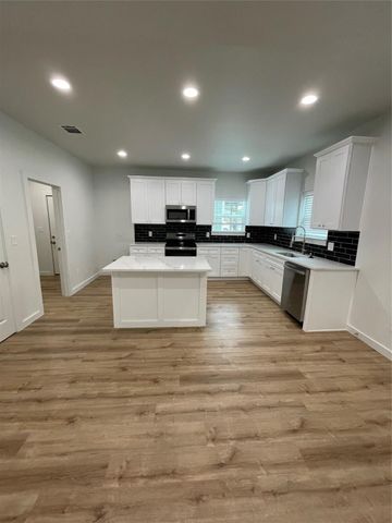 524 W Florence Street, Denison, TX 75020