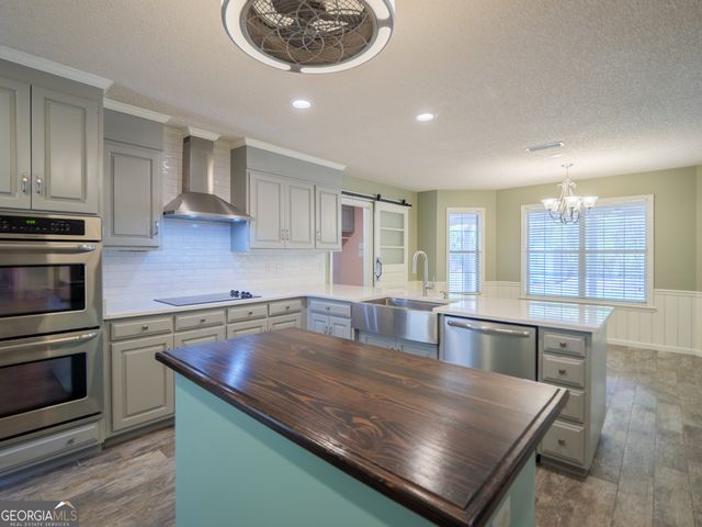 4710 Summerfield Drive, Hahira, GA 31632