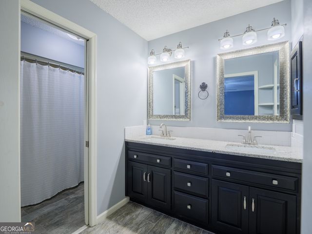 4710 Summerfield Drive, Hahira, GA 31632