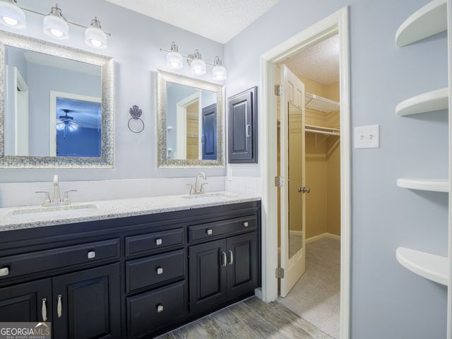 4710 Summerfield Drive, Hahira, GA 31632