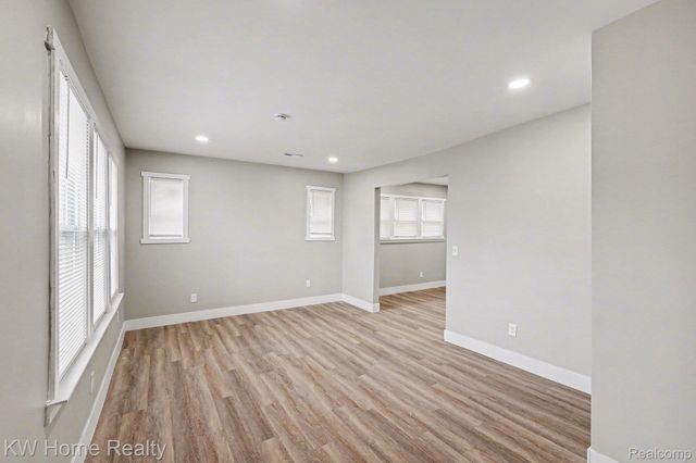 13723 Mapleridge Street, Detroit, MI 48205