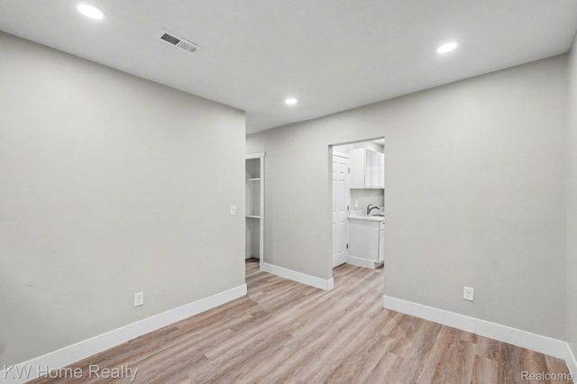 13723 Mapleridge Street, Detroit, MI 48205