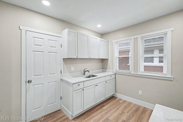 13723 Mapleridge Street, Detroit, MI 48205