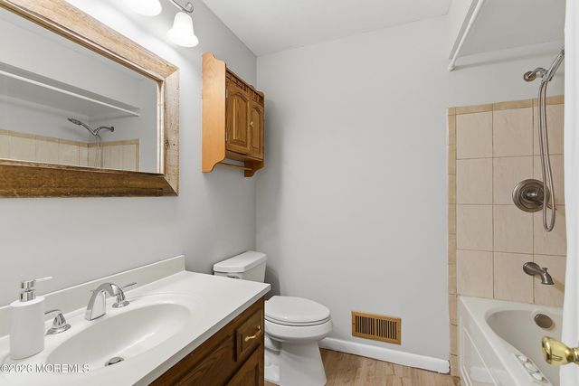 172 Bennetts Mills Road, Jackson, NJ 08527
