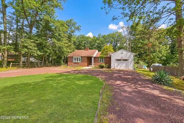 172 Bennetts Mills Road, Jackson, NJ 08527