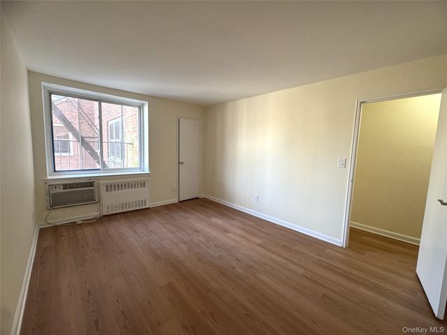 30 S. Cole 1 L, Spring Valley, NY 10977