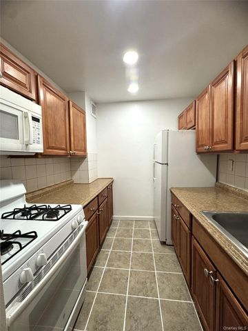 30 S. Cole 1 L, Spring Valley, NY 10977