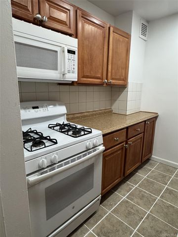 30 S. Cole 1 L, Spring Valley, NY 10977