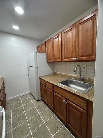 30 S. Cole 1 L, Spring Valley, NY 10977