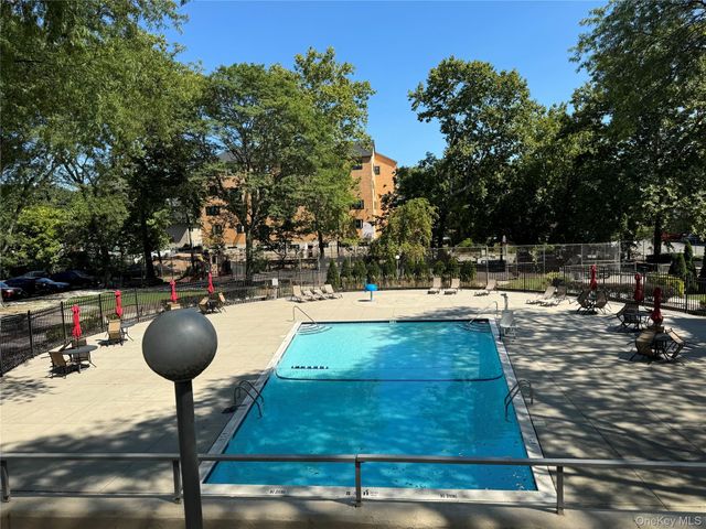 30 S. Cole 1 L, Spring Valley, NY 10977