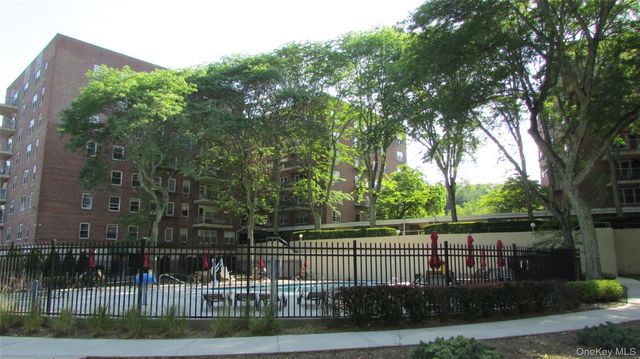 30 S. Cole 1 L, Spring Valley, NY 10977