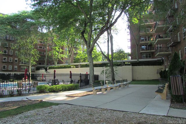 30 S. Cole 1 L, Spring Valley, NY 10977