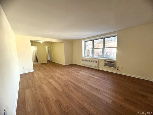 30 S. Cole 1 L, Spring Valley, NY 10977