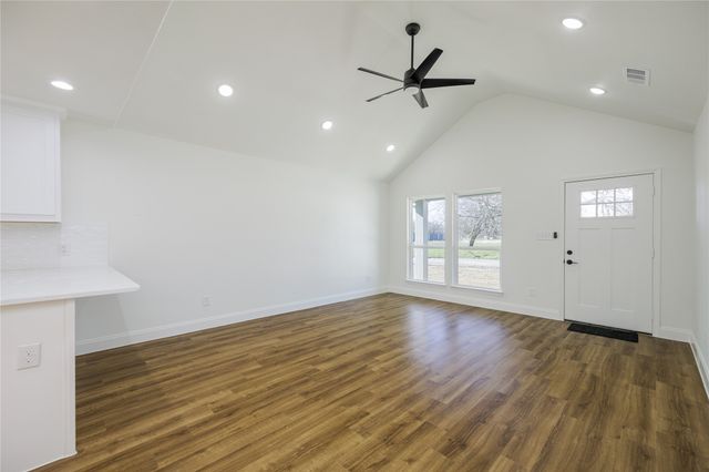 99 S Fir Street, Celeste, TX 75423