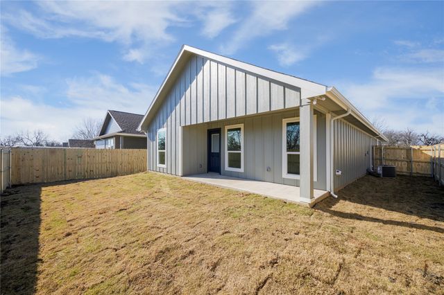 99 S Fir Street, Celeste, TX 75423