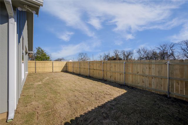99 S Fir Street, Celeste, TX 75423