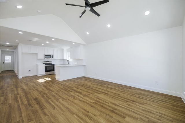 99 S Fir Street, Celeste, TX 75423