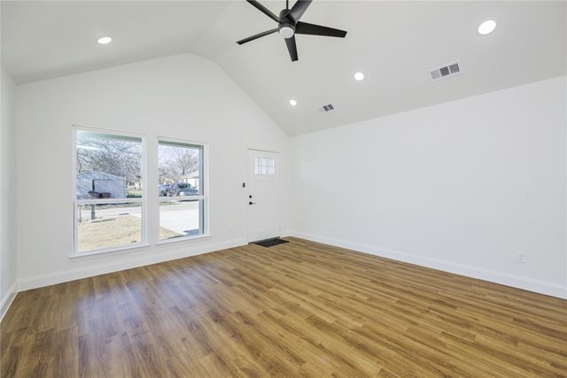 99 S Fir Street, Celeste, TX 75423