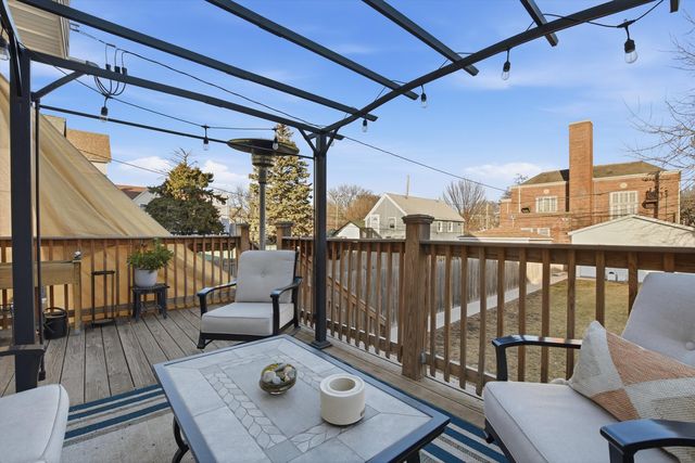 1635 N Central Park Avenue, Chicago, IL 60647