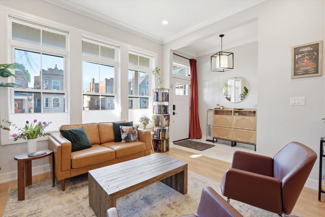 1635 N Central Park Avenue, Chicago, IL 60647