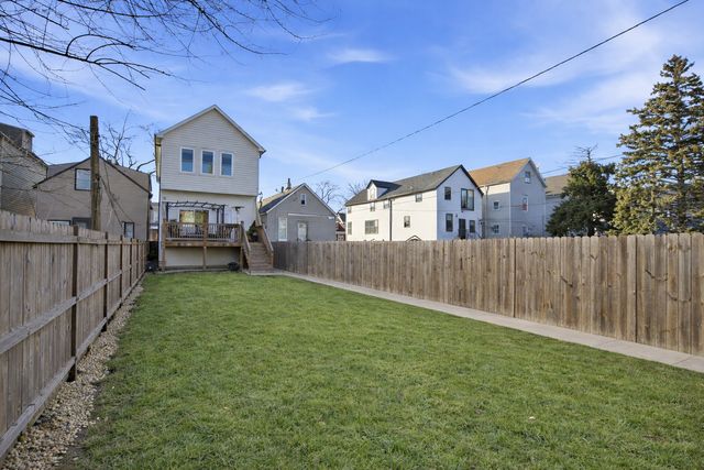 1635 N Central Park Avenue, Chicago, IL 60647