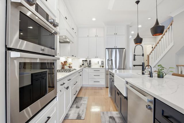 1635 N Central Park Avenue, Chicago, IL 60647
