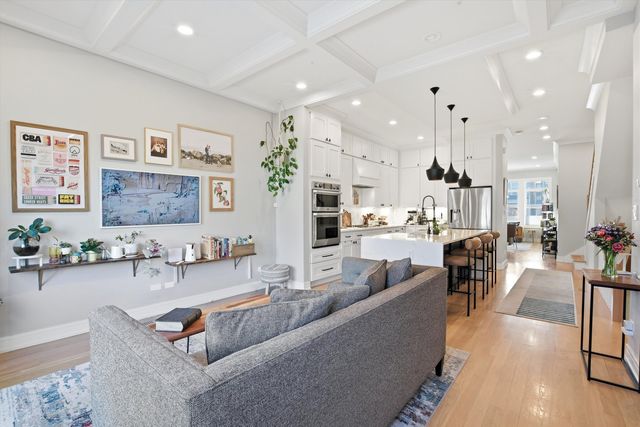 1635 N Central Park Avenue, Chicago, IL 60647