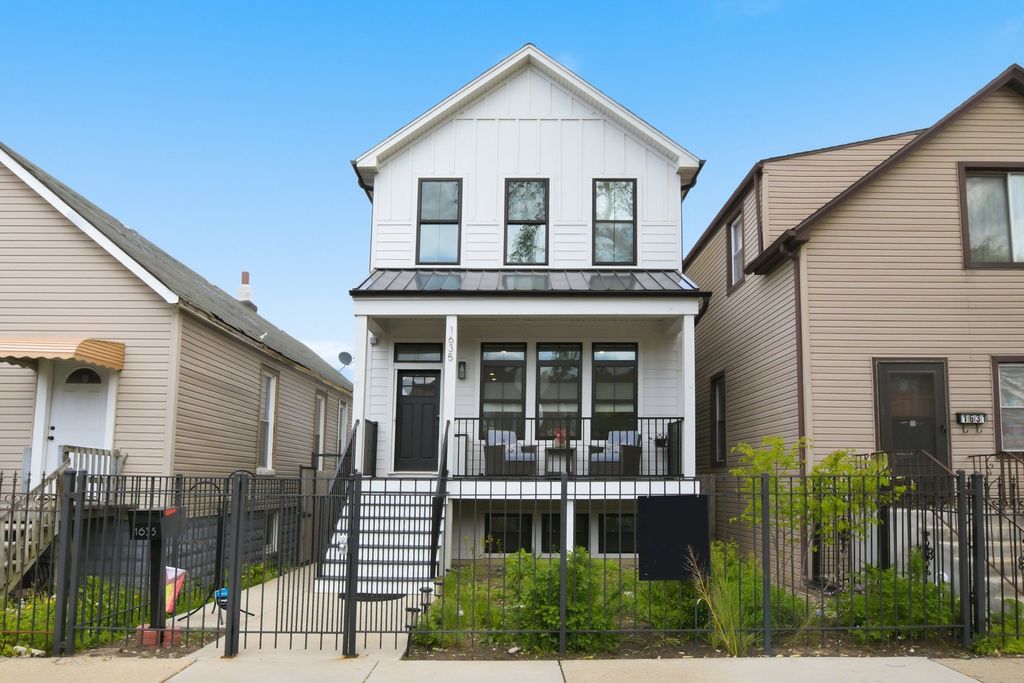 1635 N Central Park Avenue, Chicago, IL 60647