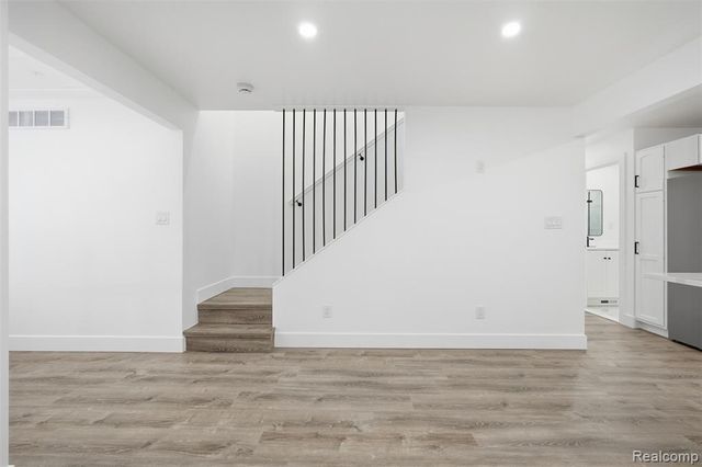 21912 E 10 Mile Road, Saint Clair Shores, MI 48080